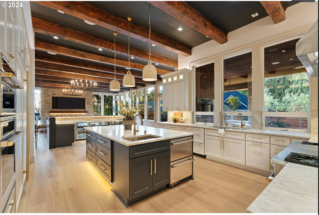 WHERE LUXURY LIVING MEETS YOUR LIFESTYLE